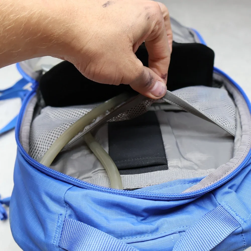 Hydro Flask Backpack Mens OS Blue Down Shift Hydration Pack 14 L Ripstop Outdoor